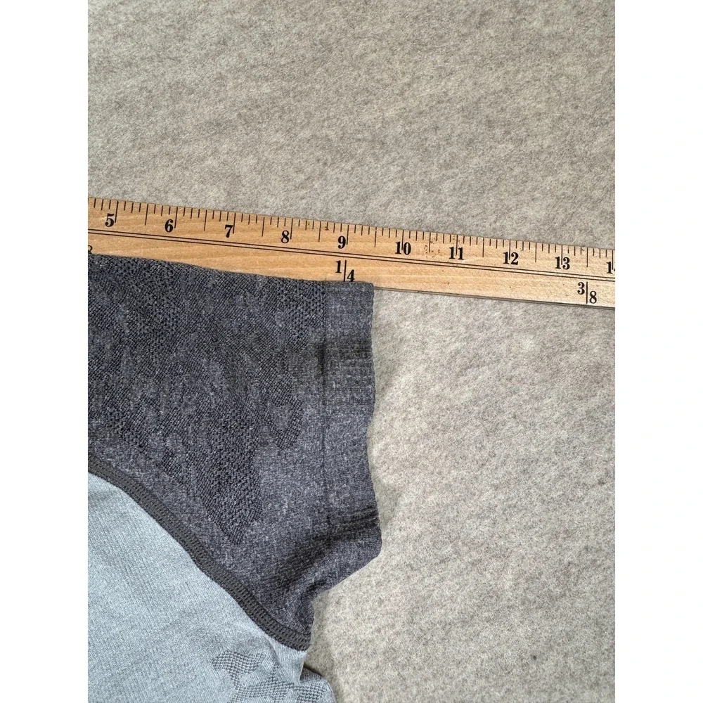 Lululemon Swiftly Tech Shirt Womens 10 Gray Floral Short Sleeve Yoga Athletic